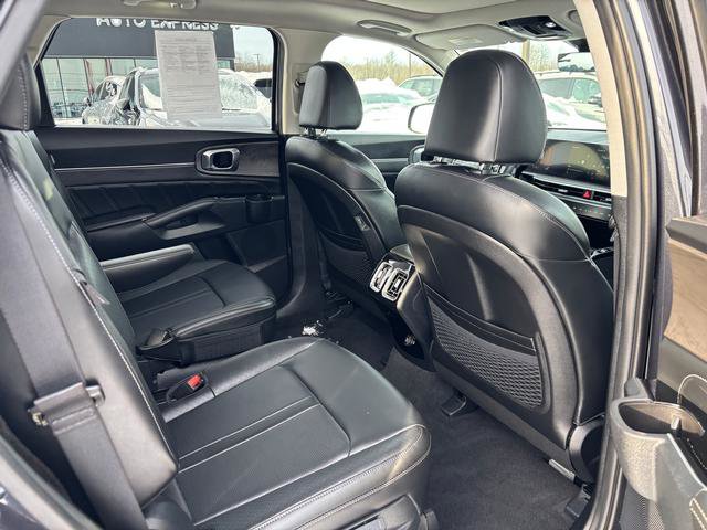 Certified 2025 Kia Sorento SX image 15