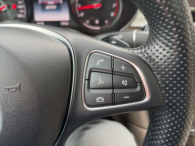 Used 2018 Mercedes-Benz GLC 300 4MATIC image 11