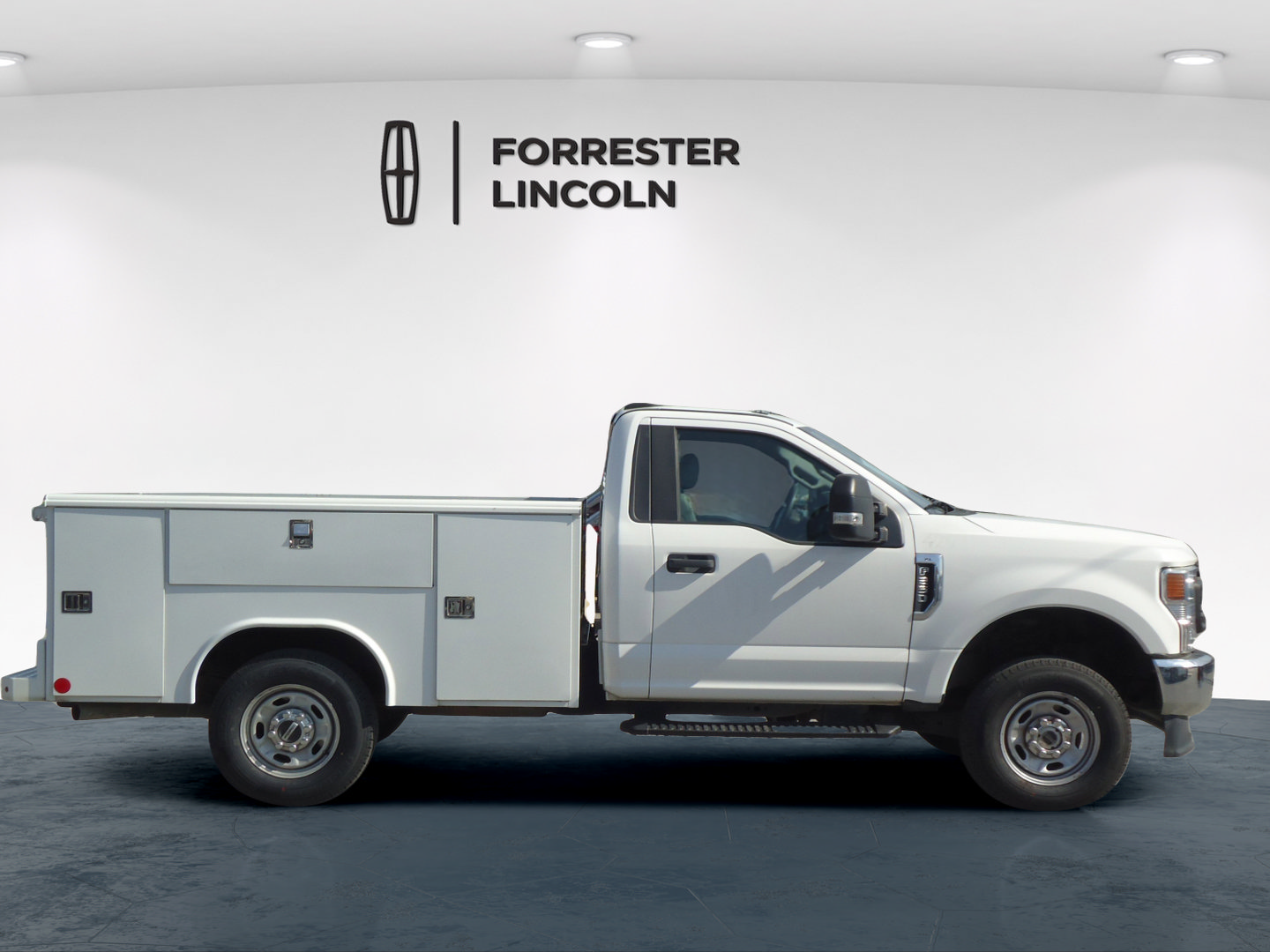 Used 2020 Ford F250 XL w/ Power Equipment Group AWD/4WD image 2