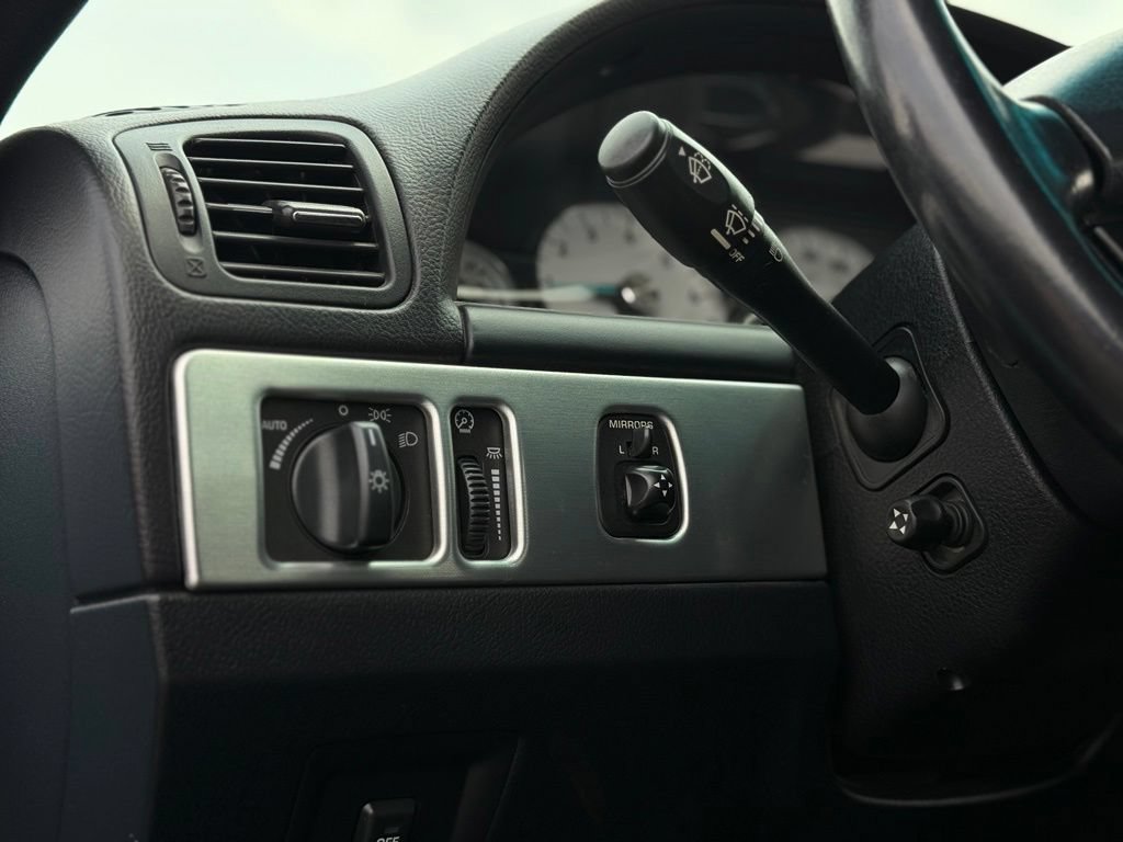 Used 2003 Ford Thunderbird RWD image 16
