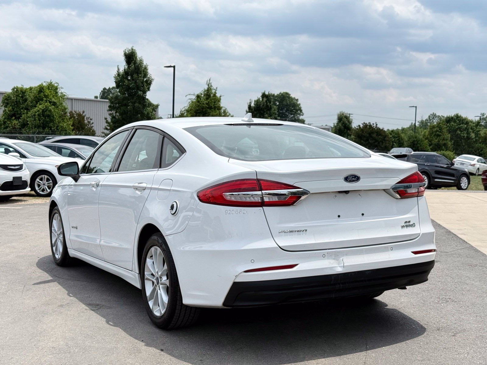 Used 2019 Ford Fusion SE FWD image 9