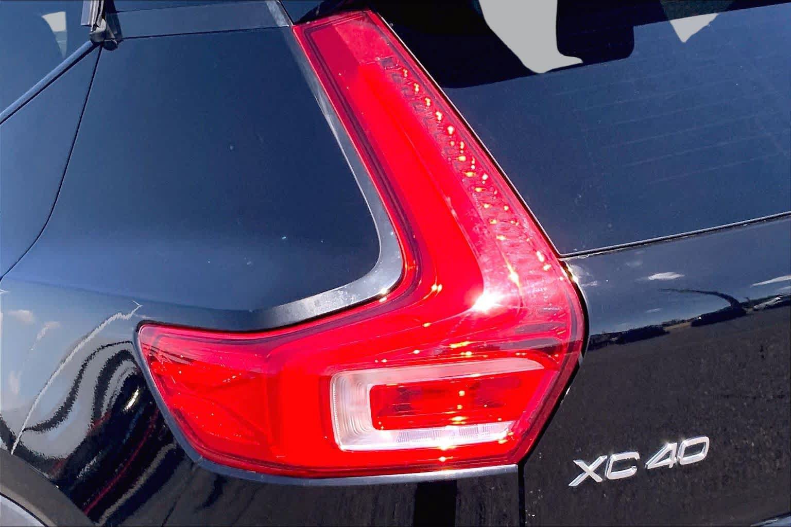 Used 2021 Volvo XC40 T5 R-Design w/ Protection Package Premier AWD/4WD image 29