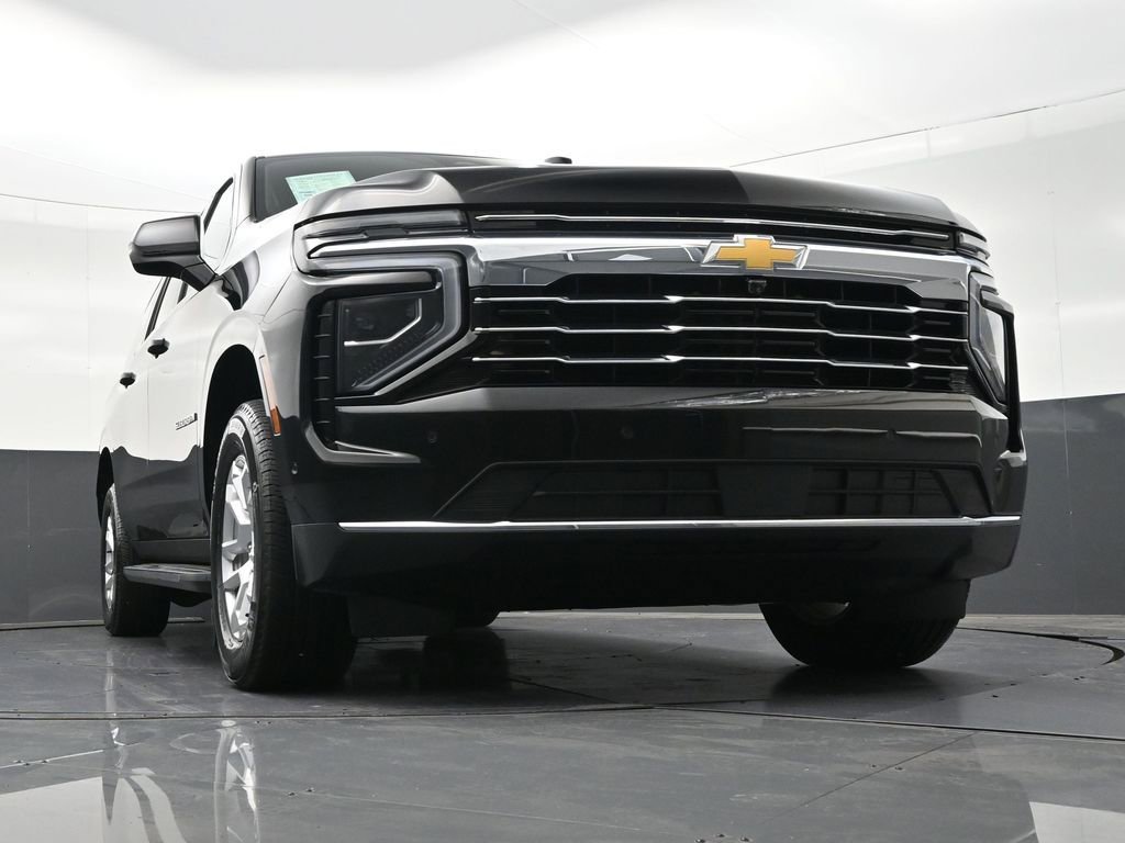 Used 2025 Chevrolet Suburban LT image 34