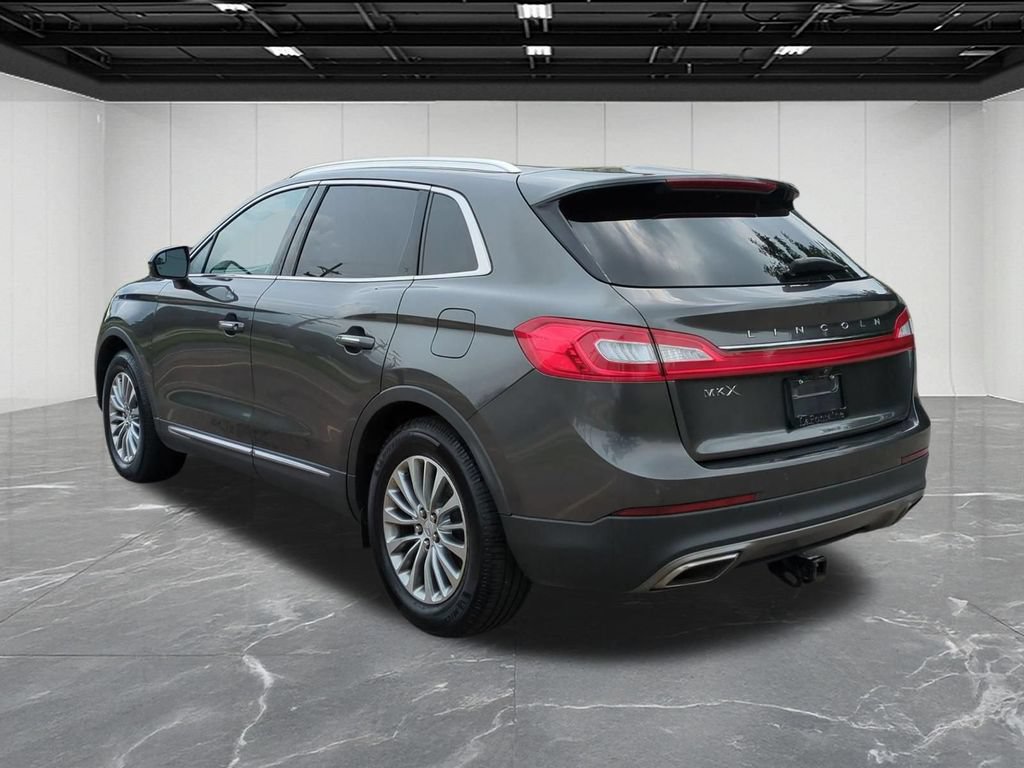 Used 2017 Lincoln MKX Select FWD image 3