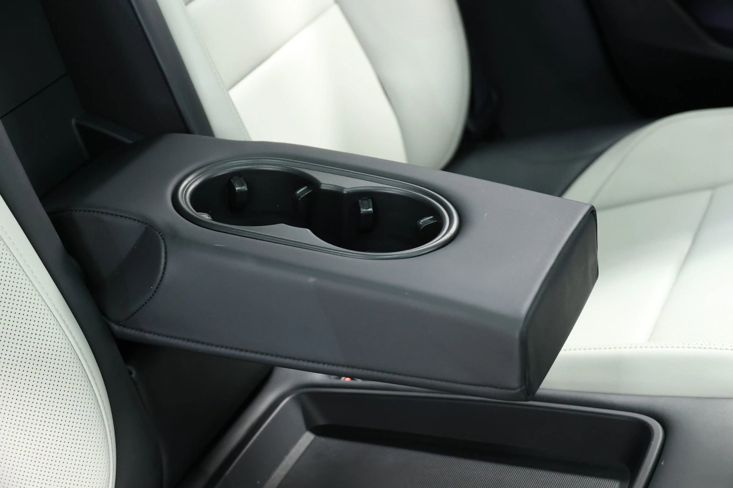 Used 2022 Porsche Taycan image 60