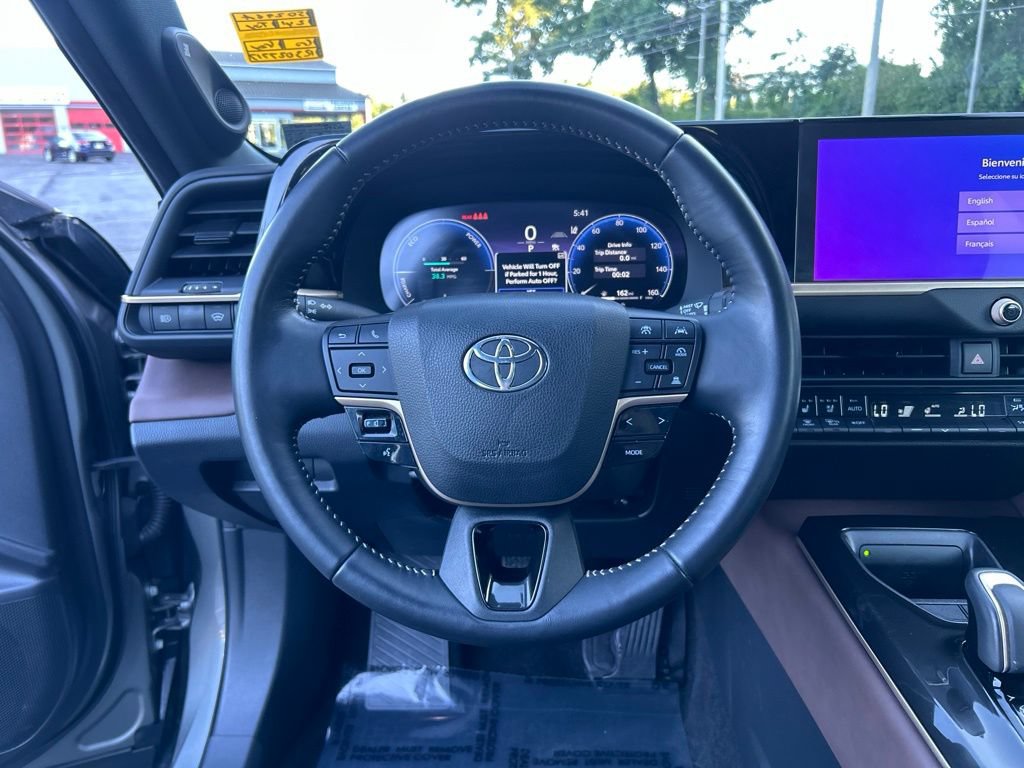 Certified 2024 Toyota Crown AWD/4WD image 13