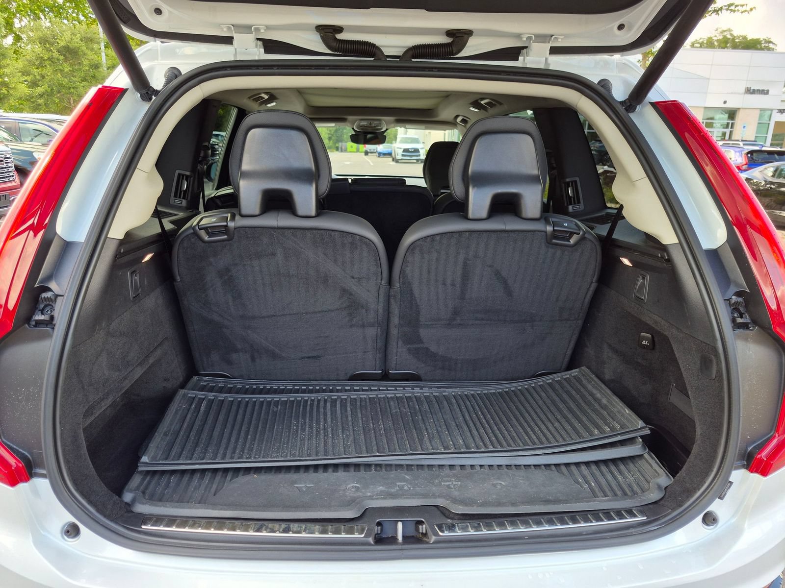 Used 2023 Volvo XC90 T8 Plus w/ Protection Package AWD/4WD image 33