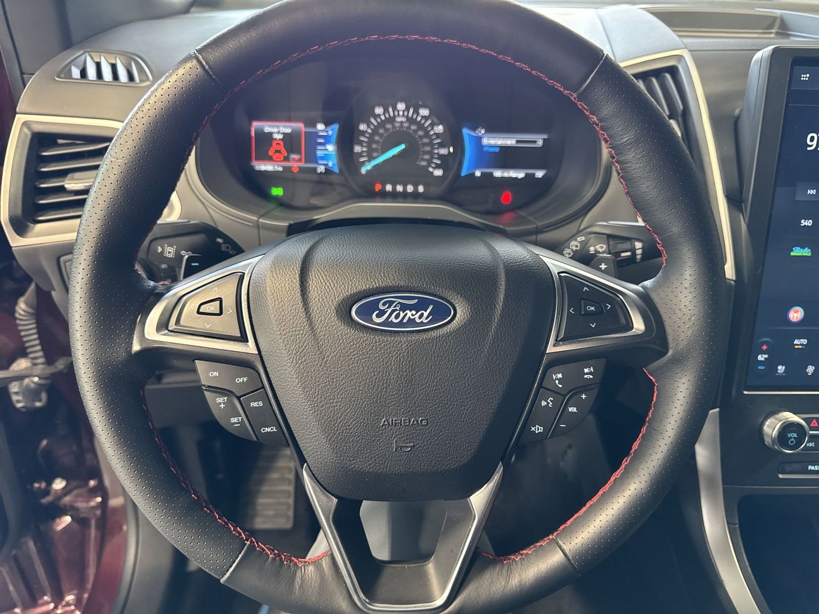 Used 2024 Ford Edge ST-Line w/ Class II Trailer Tow Package AWD/4WD image 16