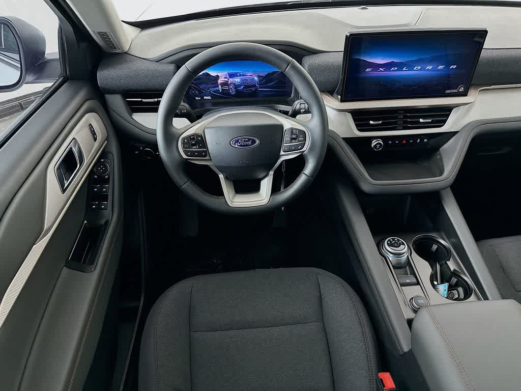 New 2026 Ford Explorer Active RWD image 10