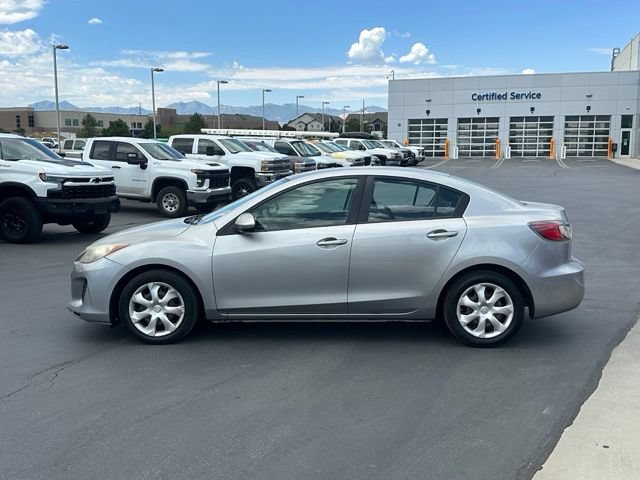 Used 2013 MAZDA MAZDA3 i SV w/ Convenience Pkg FWD image 2