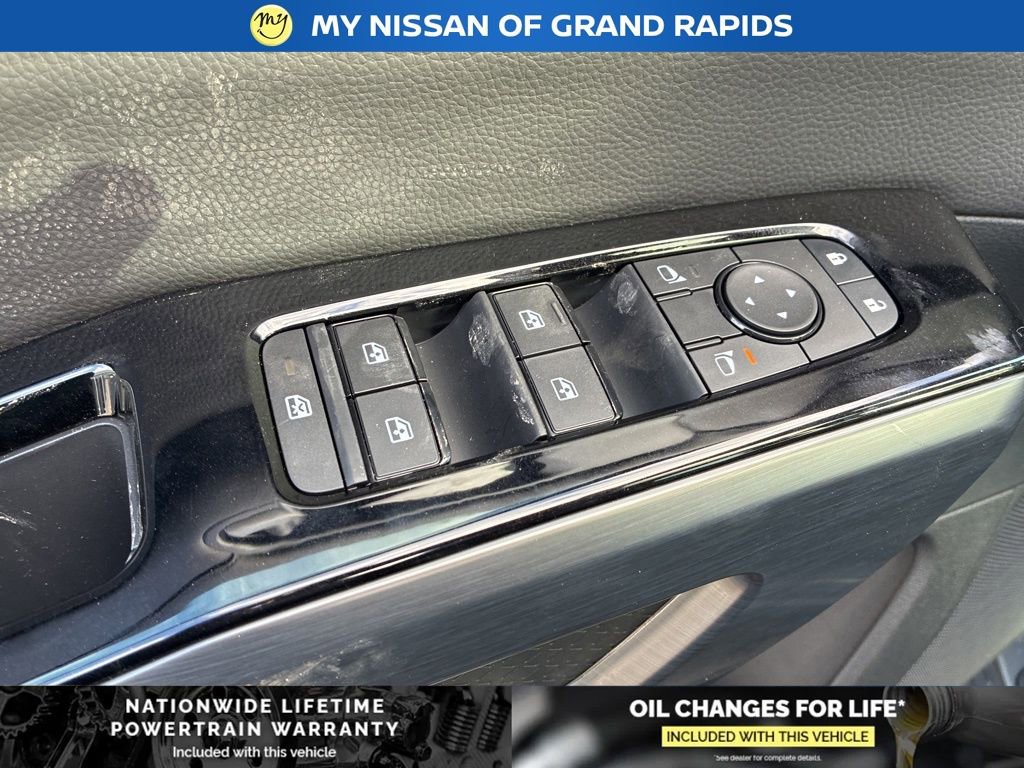 New 2026 Nissan Pathfinder SL image 10