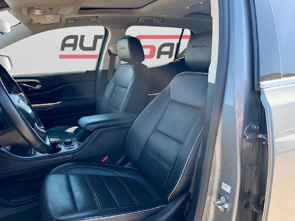 Used 2023 GMC Acadia Denali w/ Denali Ultimate Package FWD image 22
