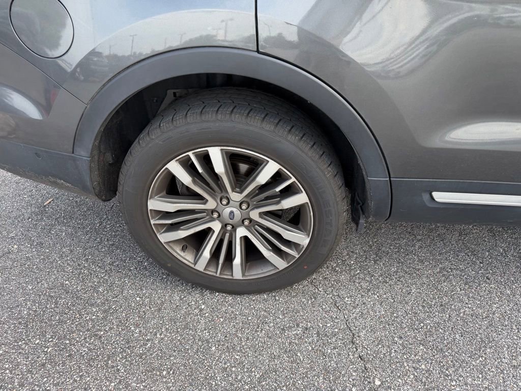 Used 2017 Ford Explorer Platinum AWD/4WD image 5