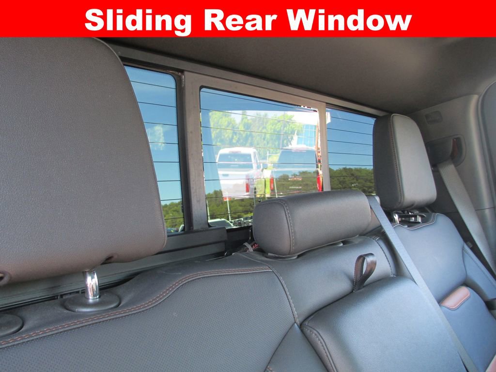 Used 2024 GMC Sierra 2500 AT4 w/ AT4 Premium Plus Package AWD/4WD image 28