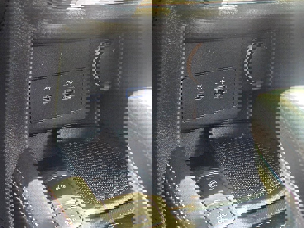 Used 2023 Nissan Kicks SV image 27