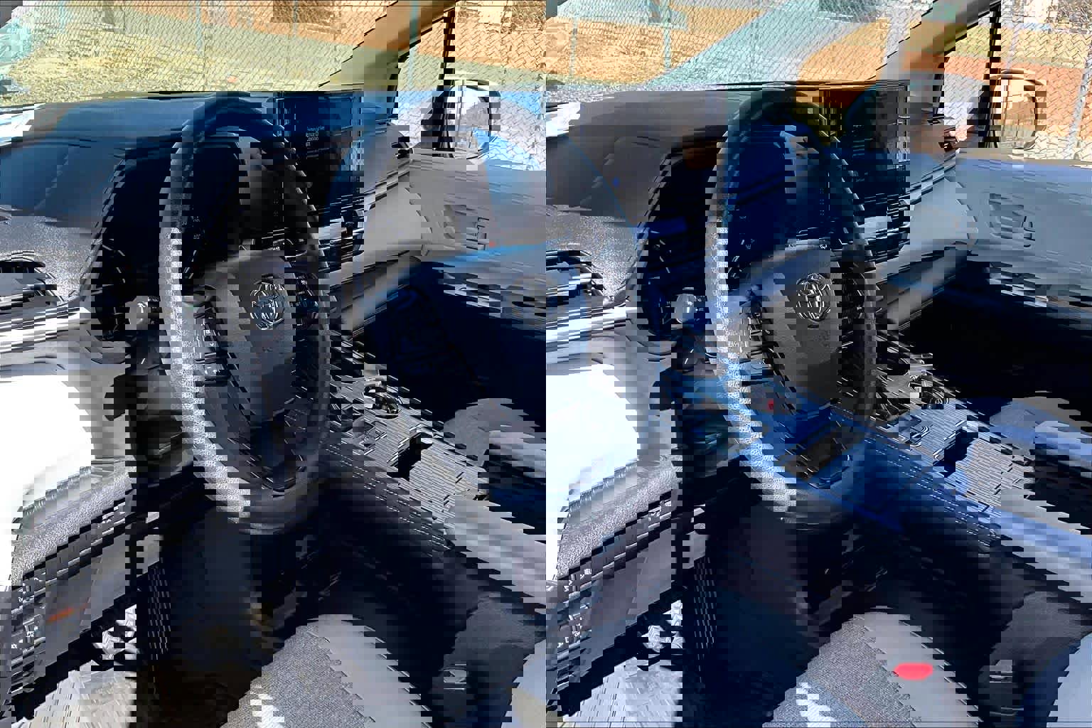 Used 2025 Toyota Sienna LE w/ LE Plus Package image 15