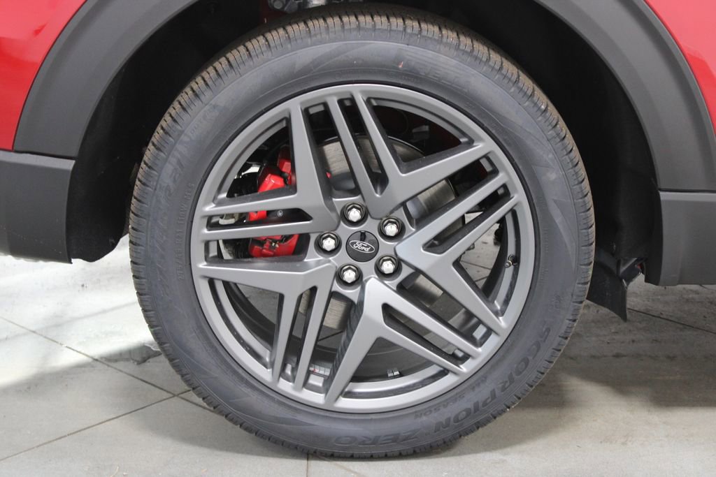 New 2026 Ford Explorer ST-Line w/ ST-Line Street Pack image 12