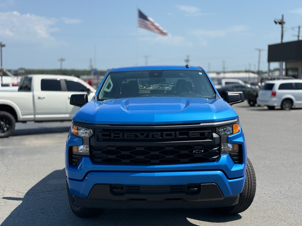 Used 2025 Chevrolet Silverado 1500 Custom AWD/4WD image 2