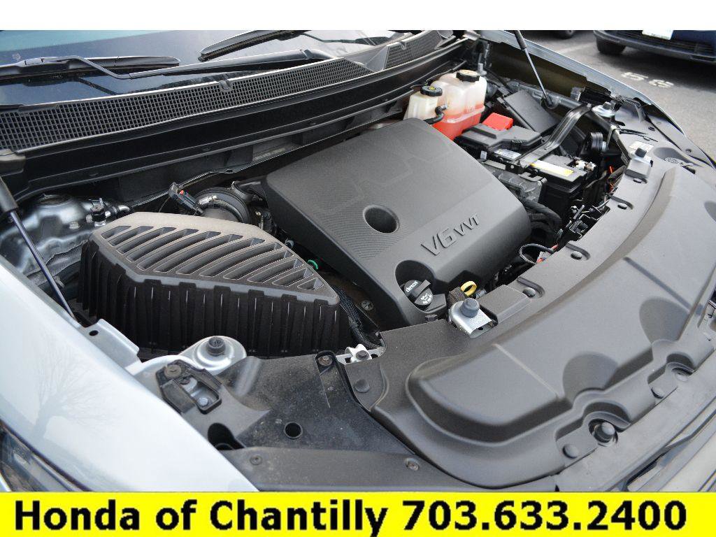 Used 2023 Chevrolet Traverse RS FWD image 37