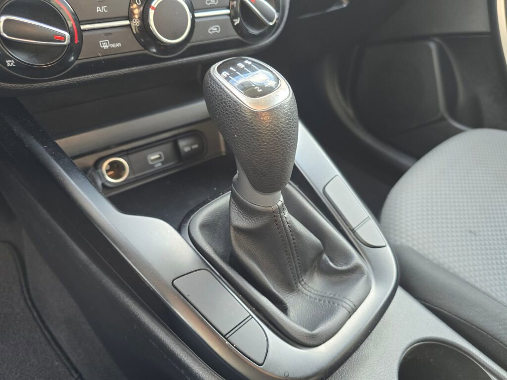 Used 2021 Kia Soul LX image 24