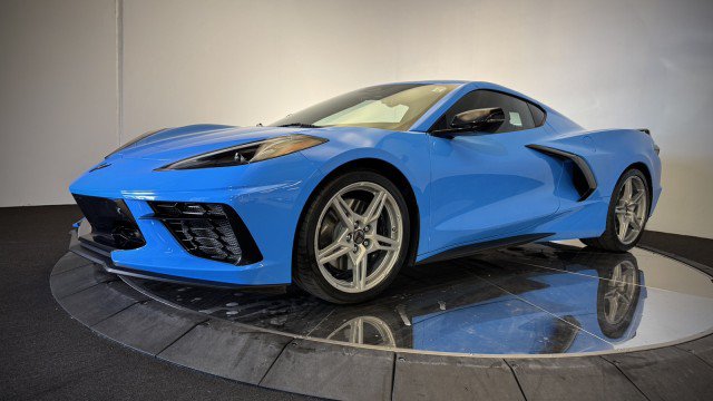 Used 2024 Chevrolet Corvette Stingray Premium Cpe w/ Z51 Performance Package RWD image 21
