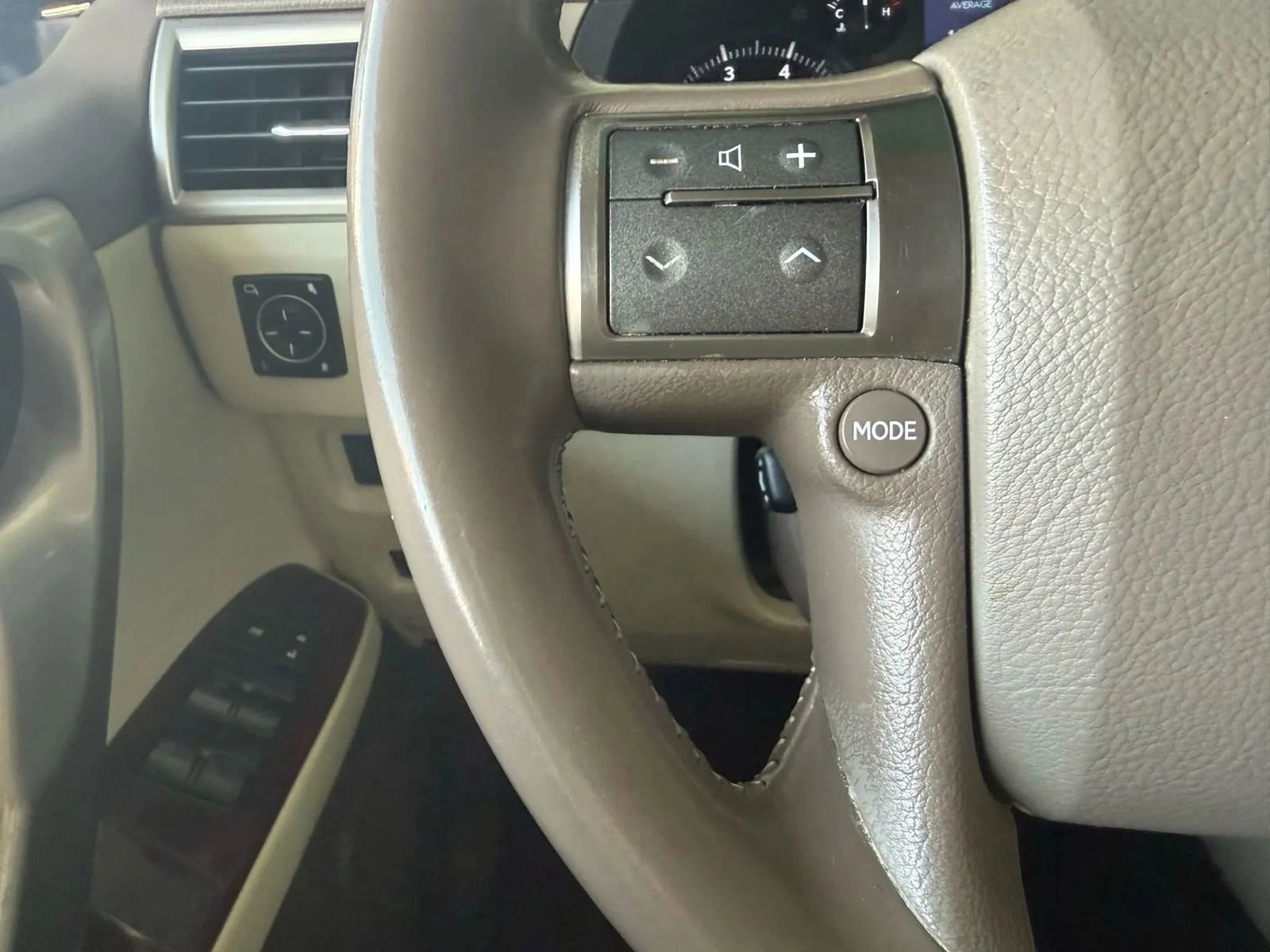 Used 2012 Lexus GX 460 w/ Comfort Plus Pkg image 29