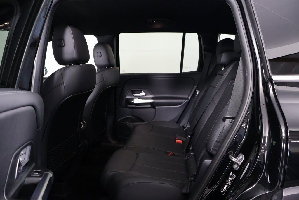 Certified 2025 Mercedes-Benz GLB 250 4MATIC image 11