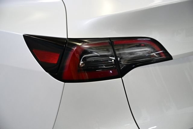 Used 2023 Tesla Model Y Long Range AWD/4WD image 15