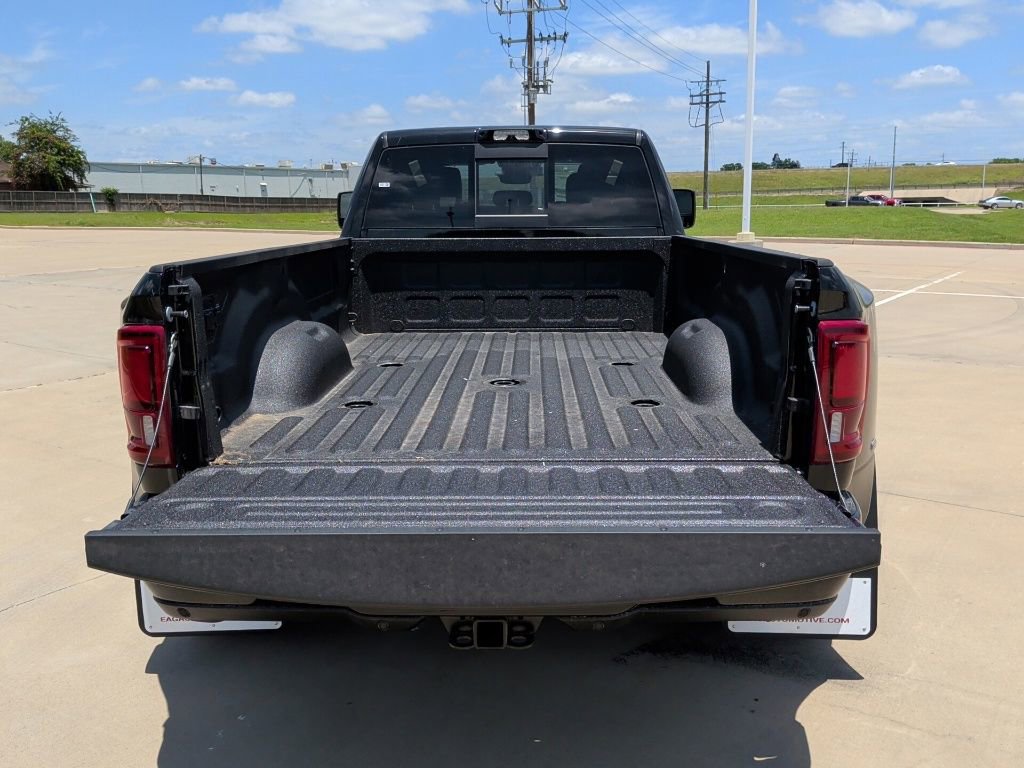 New 2026 RAM 3500 Laramie AWD/4WD image 47