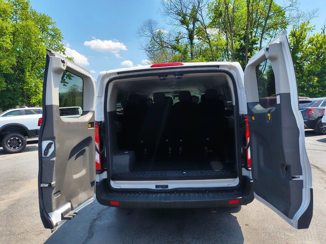 Used 2022 Ford Transit 350 XLT RWD image 25