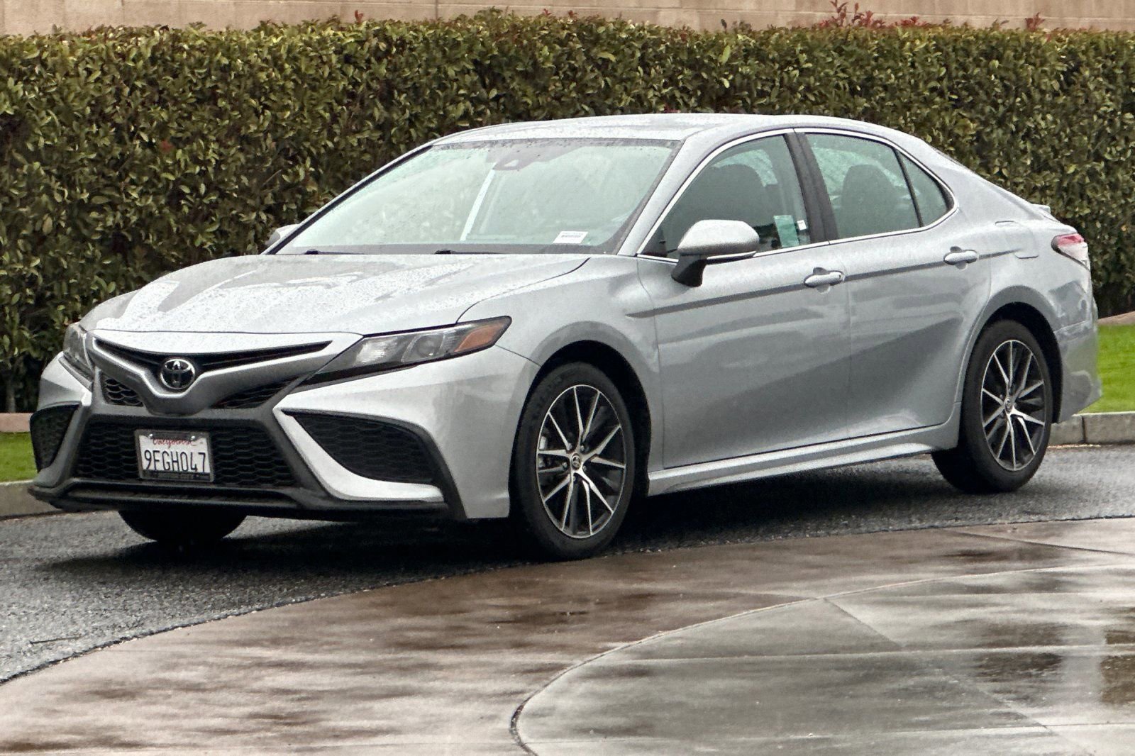 Used 2023 Toyota Camry SE image 8