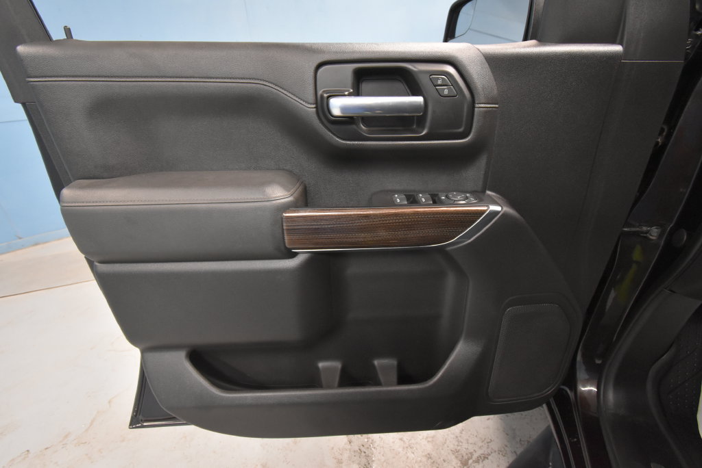Used 2019 Chevrolet Silverado 1500 LT Trail Boss w/ Convenience Package AWD/4WD image 4