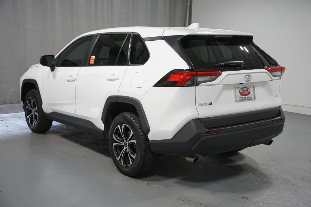 Used 2022 Toyota RAV4 LE image 6
