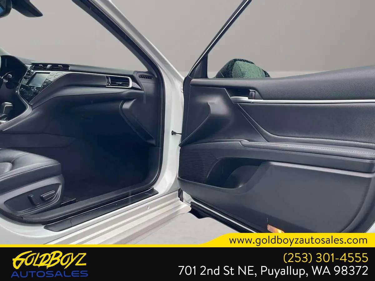 Used 2018 Toyota Camry XSE image 19