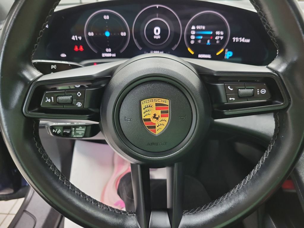 Used 2021 Porsche Taycan image 6