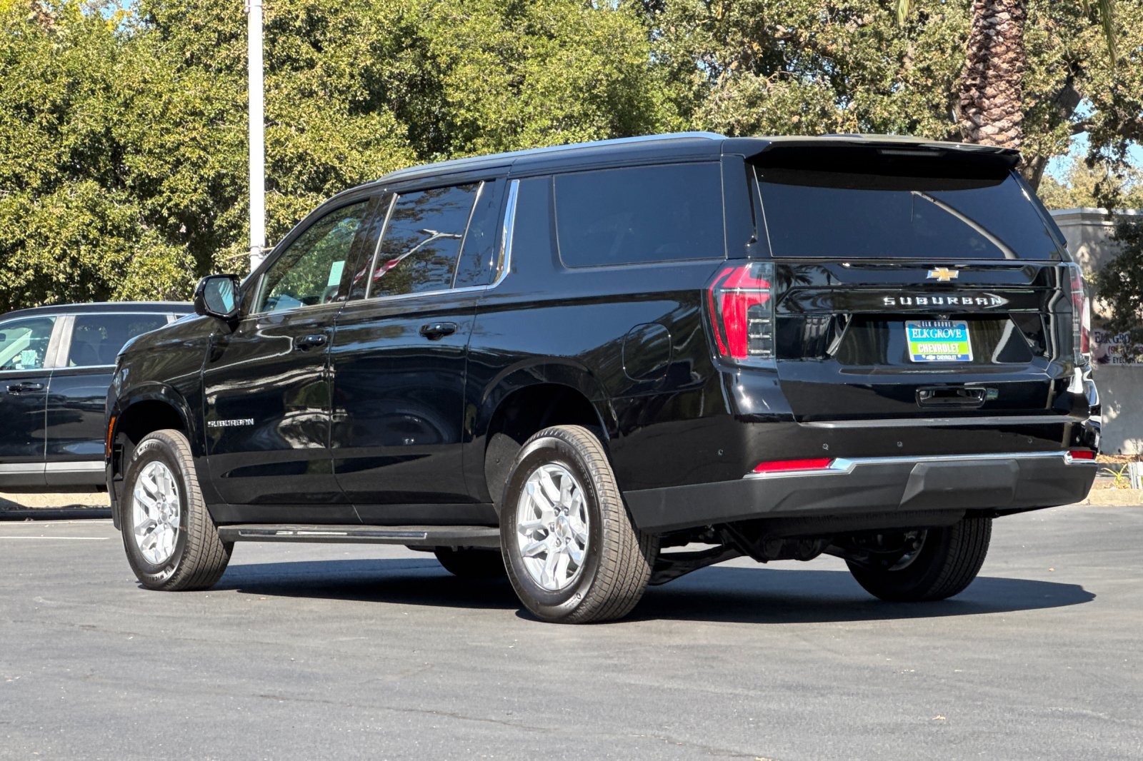 New 2026 Chevrolet Suburban LS w/ Max Trailering Package RWD image 5