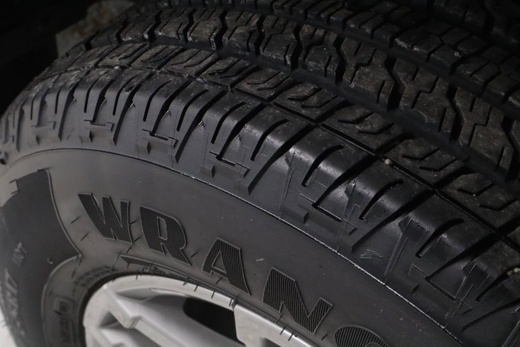 Used 2024 Chevrolet Colorado LT w/ LT Convenience Package III image 14