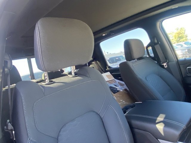 New 2026 RAM 1500 4x4 Crew Cab image 28