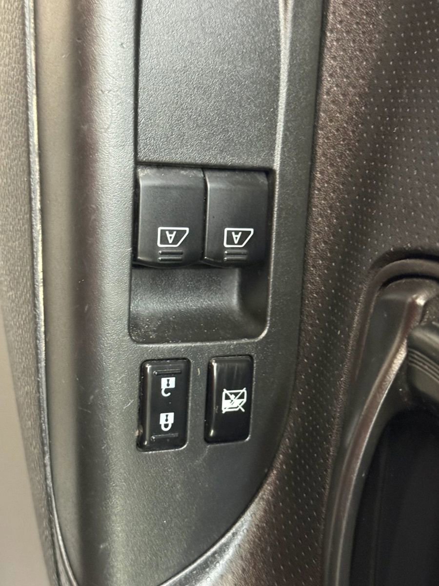 Used 2020 Nissan NV200 S FWD image 22