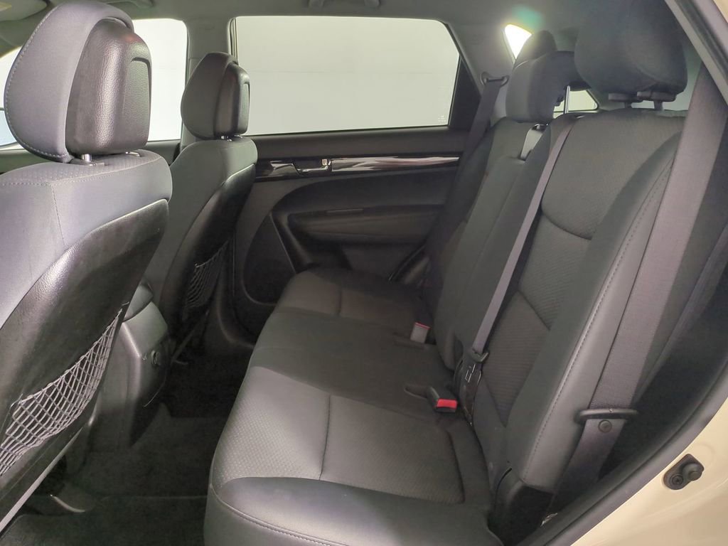 Used 2012 Kia Sorento LX image 15