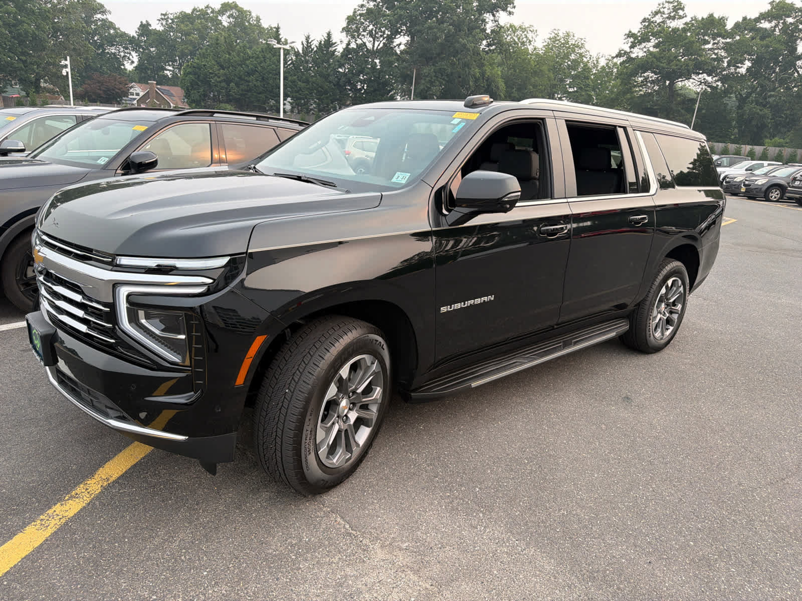 Certified 2026 Chevrolet Suburban LT w/ Comfort Package AWD/4WD image 6