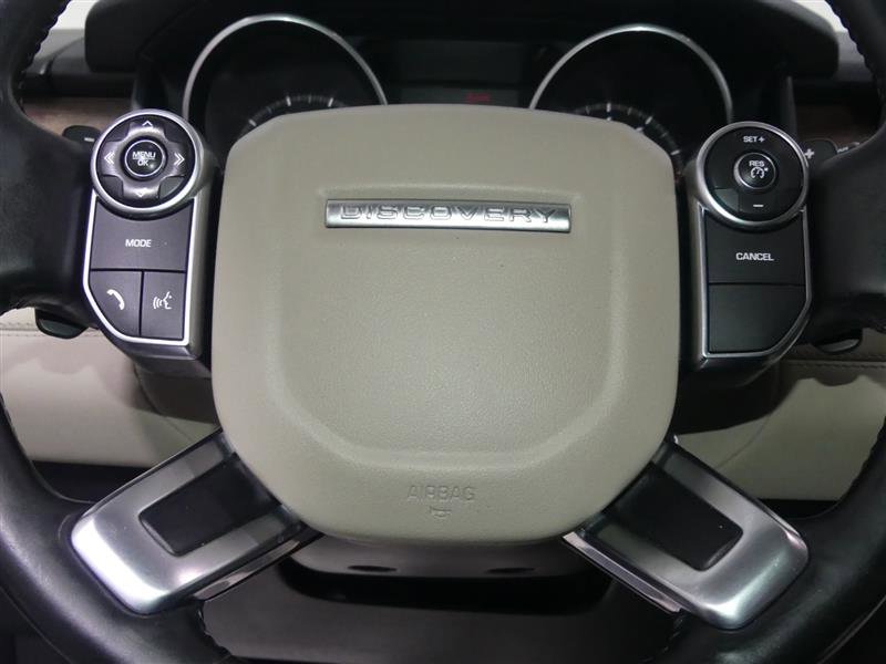 Used 2017 Land Rover Discovery HSE image 32
