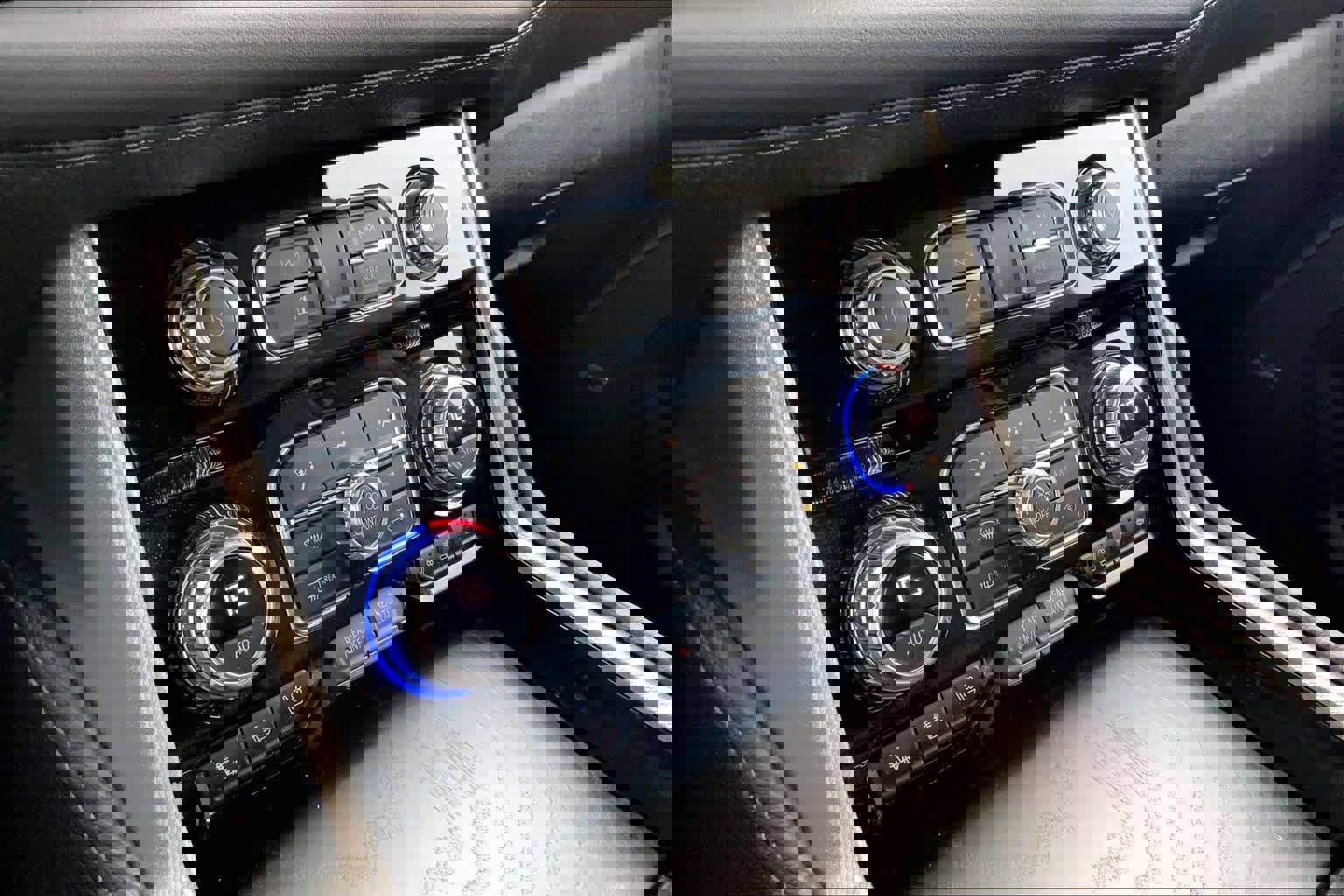 Used 2022 GMC Yukon Denali w/ Denali Premium Package image 35