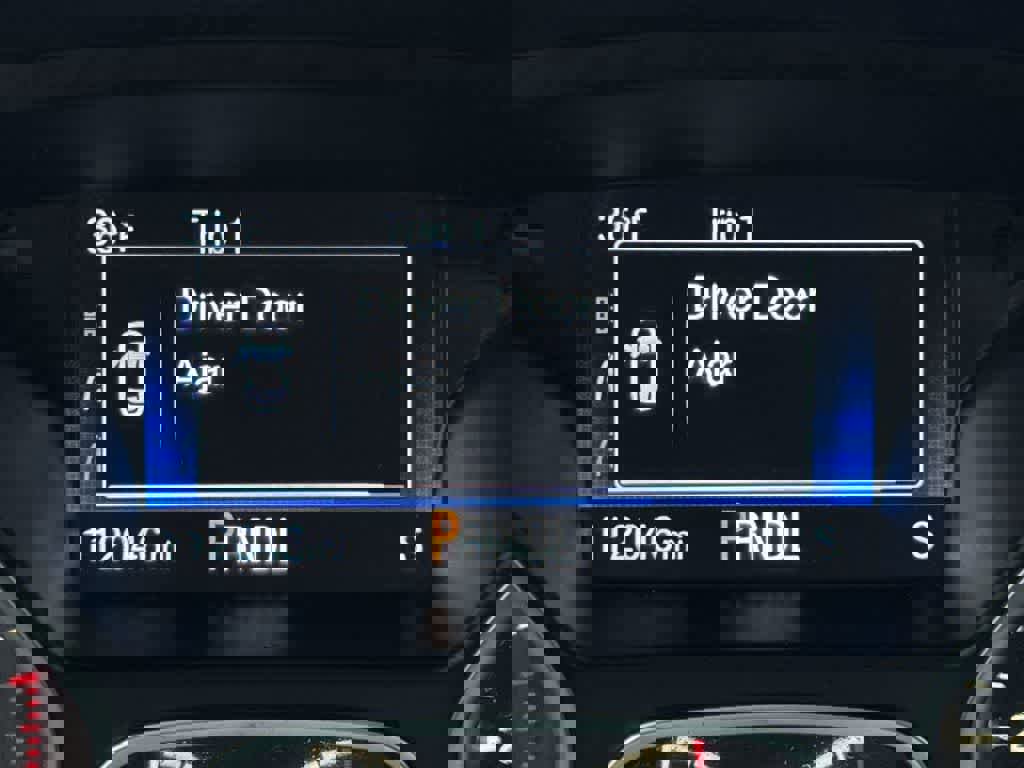 Used 2016 Ford Focus SE w/ SE Power Seat Package image 19