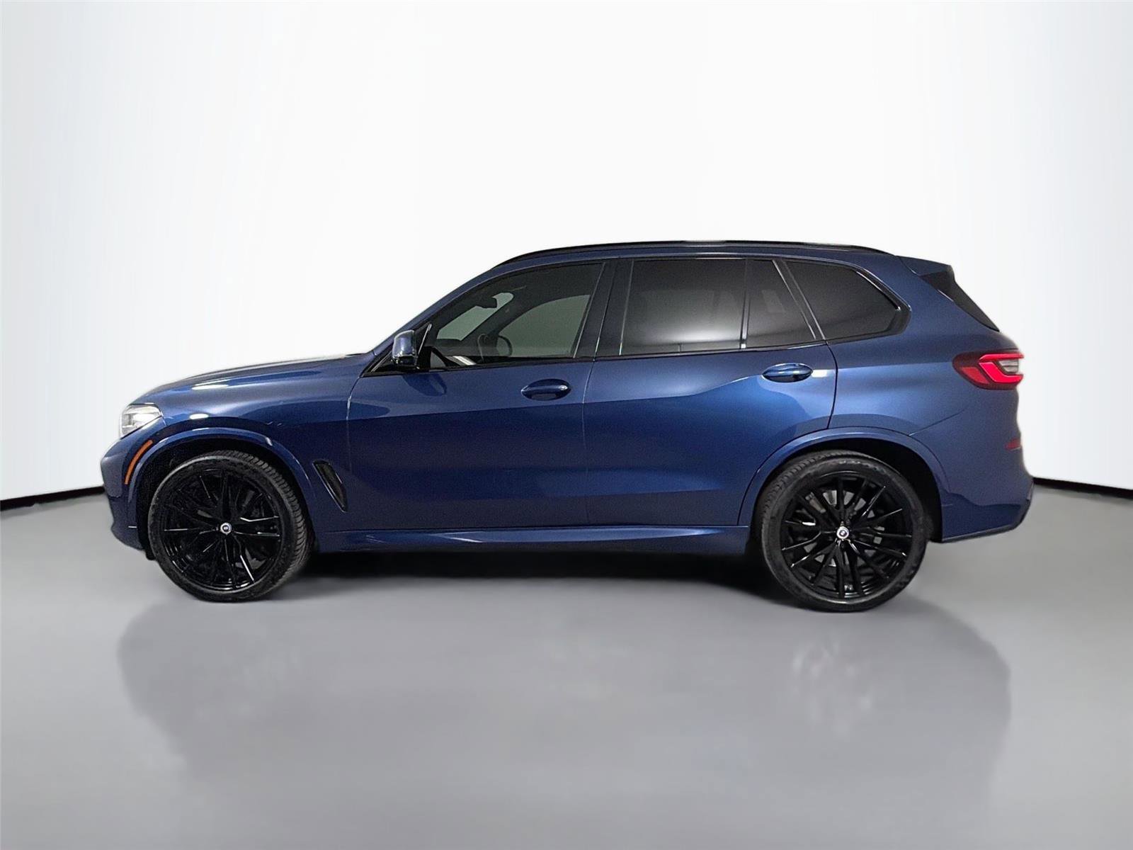 Certified 2023 BMW X5 M50i w/ Parking Assistance Package AWD/4WD image 7
