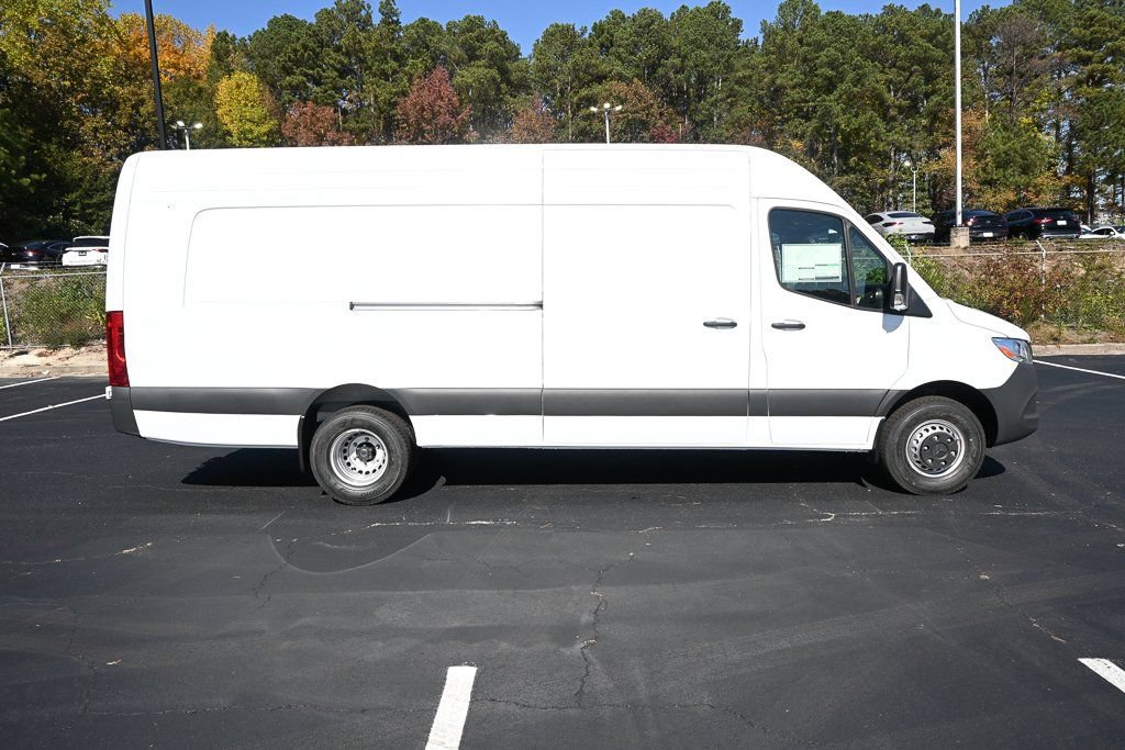 Used 2026 Mercedes-Benz Sprinter 4500 image 26