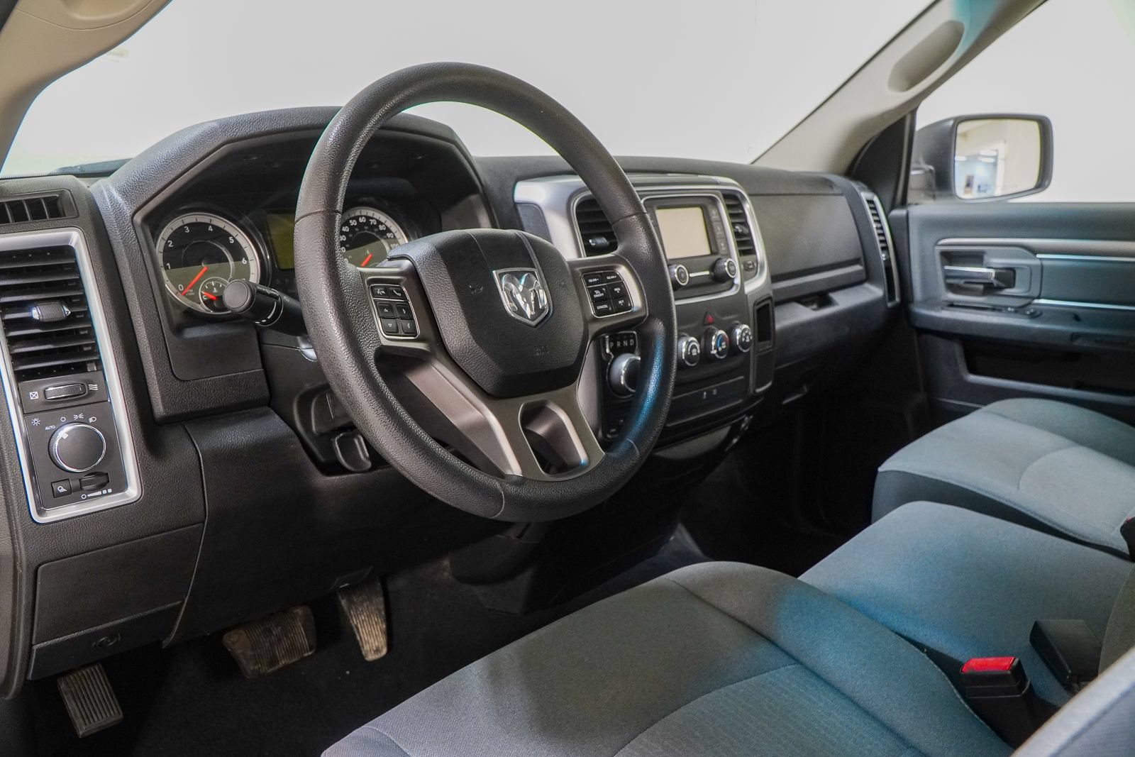 Used 2022 RAM 1500 Classic SLT AWD/4WD image 22