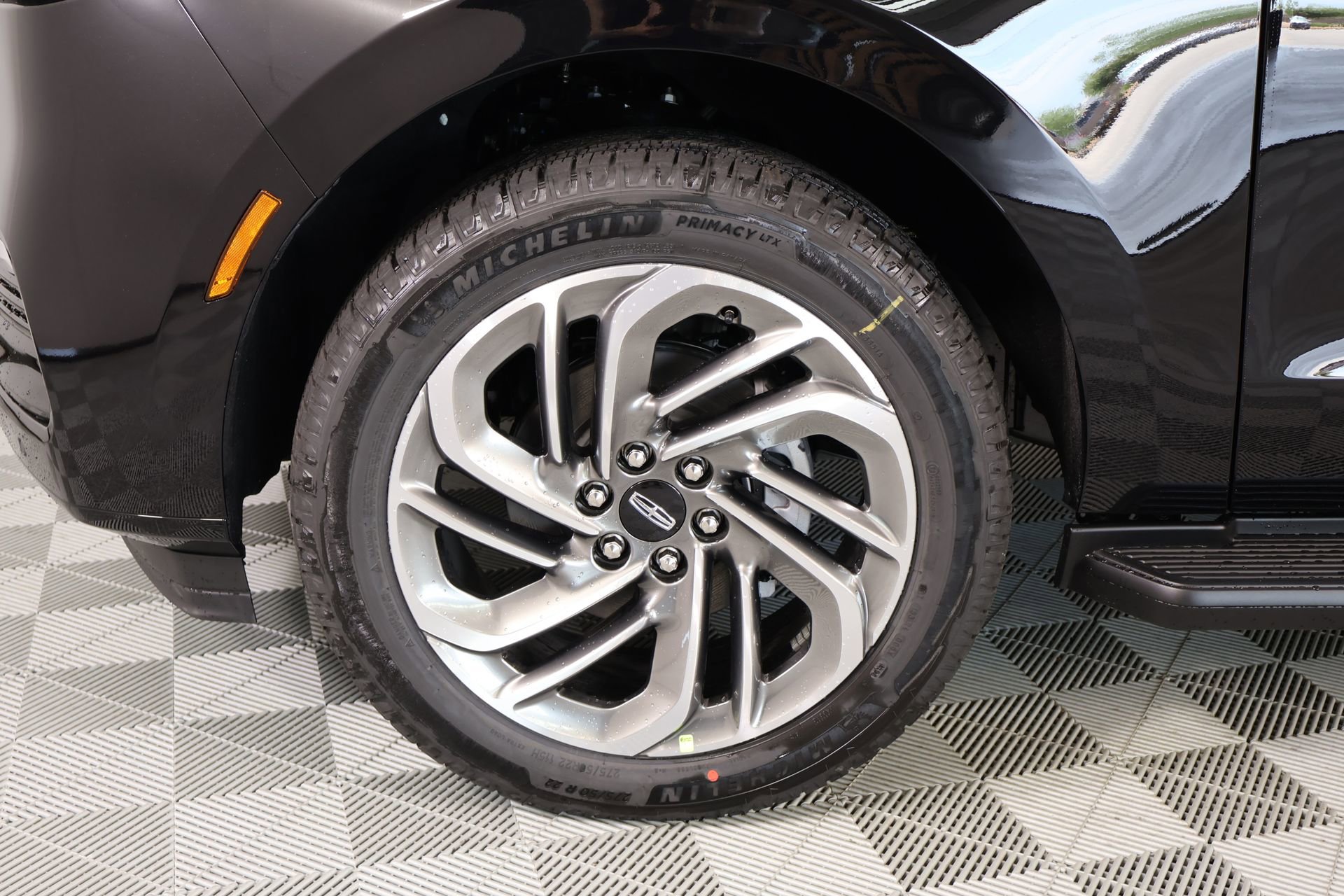 New 2026 Lincoln Navigator L Premier AWD/4WD image 18