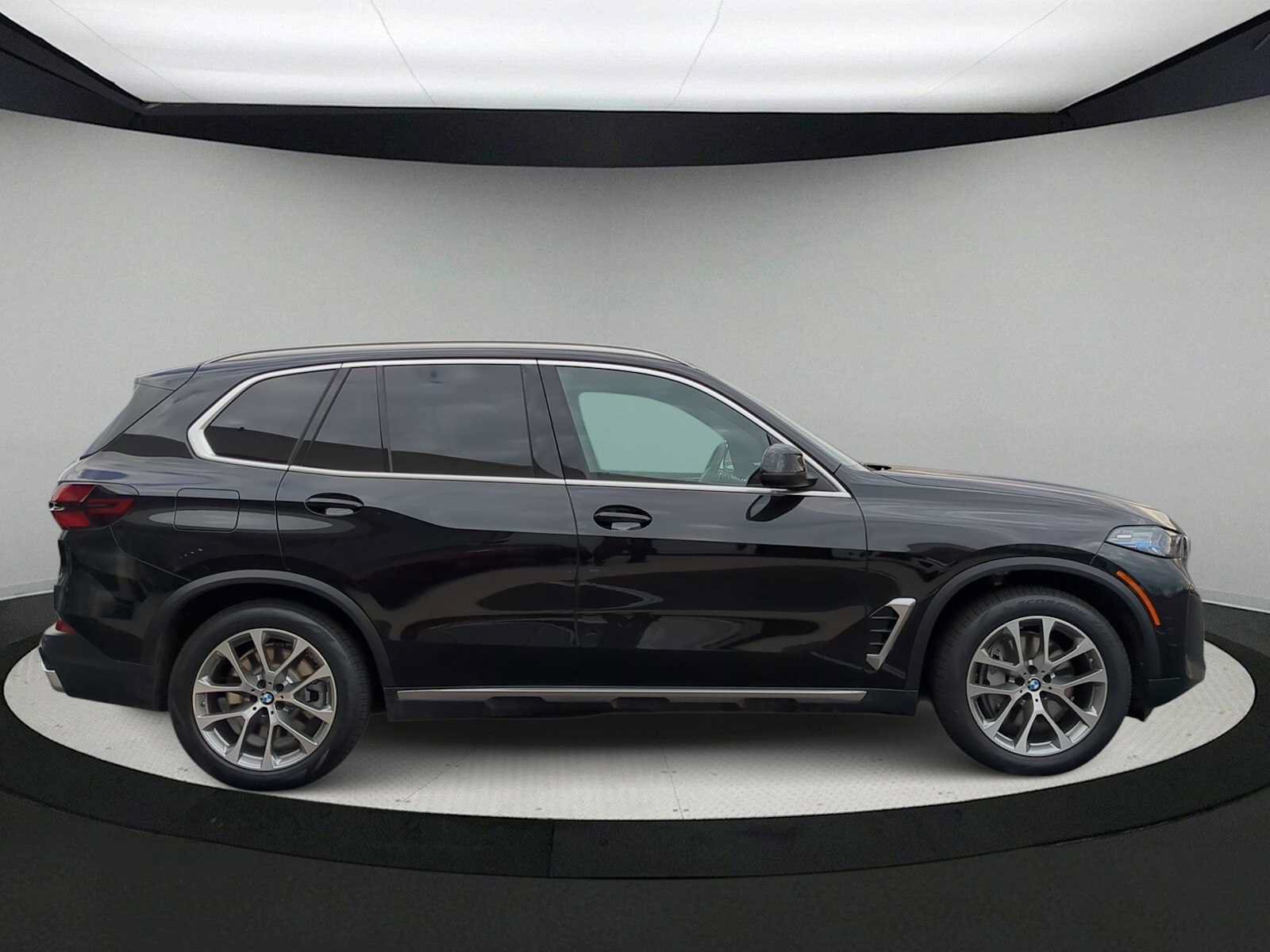 Used 2026 BMW X5 xDrive50e w/ Premium Package AWD/4WD image 9