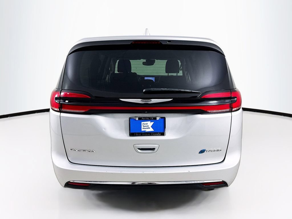 Used 2022 Chrysler Pacifica Touring-L FWD image 6